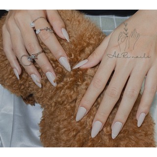 NAIL BOX - Mẫu móng màu nude viền trắng nhẹ nhàng -Móng úp thiết kế theo số đo ( chất lượng chuẩn )