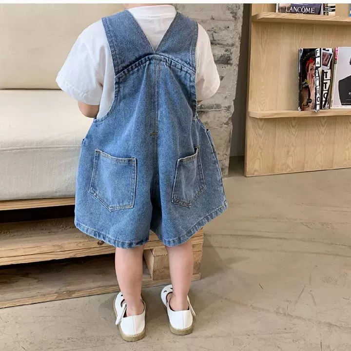 Yếm jean bé gái, Sét quần yếm bò xanh mềm kèm áo trắng cotton cộc tay cho bé