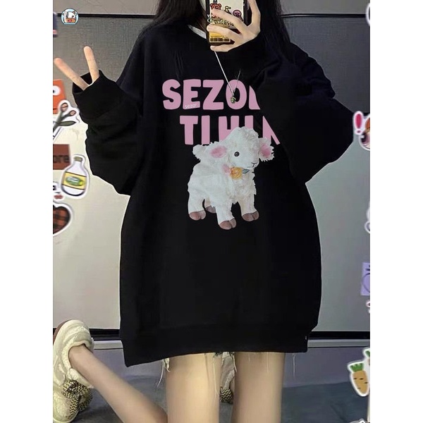 Áo Sweater Lông Cừu Cổ Tròn Tay Dài Dáng Rộng Màu Đen Dễ Thương