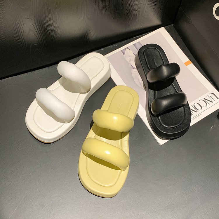 Slipper đế dày mềm mại thoải mái dễ phối đồ hợp thời trang phong cách mới