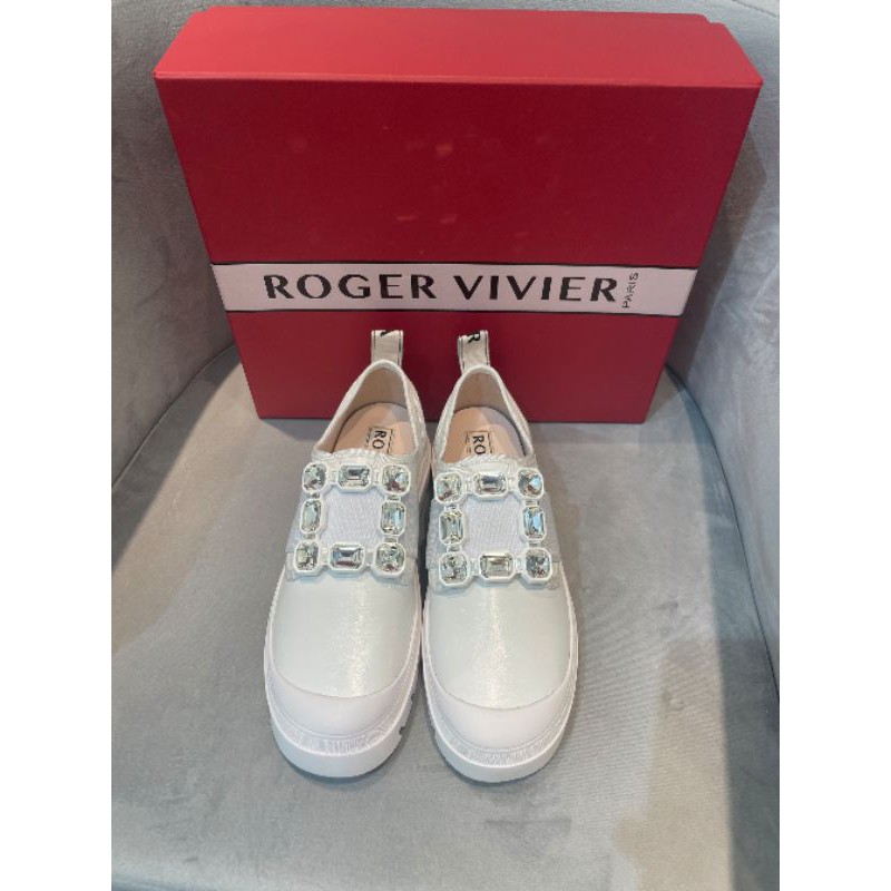 giày lười loafer nữ da thật mũi tròn đế cao 3cm đính đá Roger Vivier RV