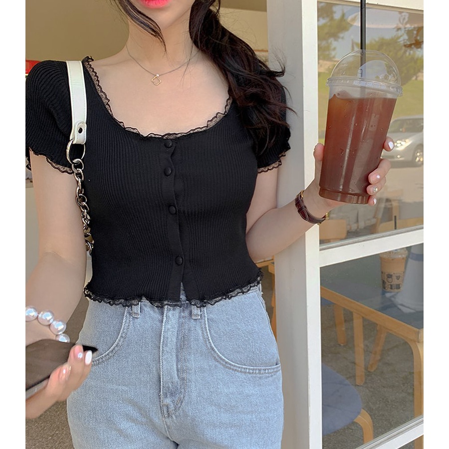 [EIGHTYK] Áo Croptop Tay Ngắn Viền Ren Phối Nút