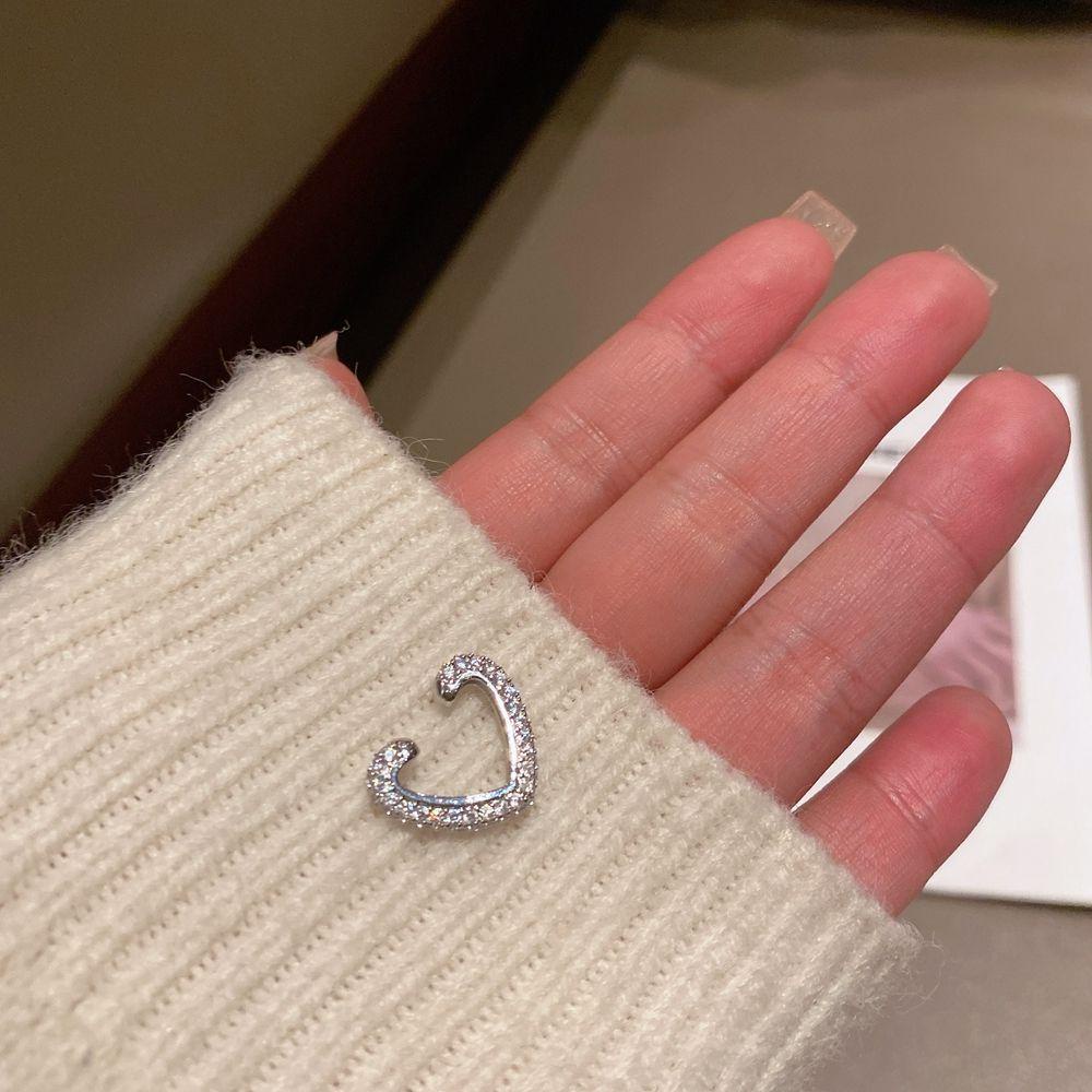 Bông Tai Hình Trái Tim Thời Trang Thanh Lịch Dành Cho Nữ