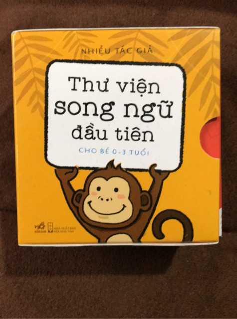 Sách Thư Viện Song Ngữ Đầu Tiên (Cho Bé Từ 0 3 Tuổi) (Tái Bản)