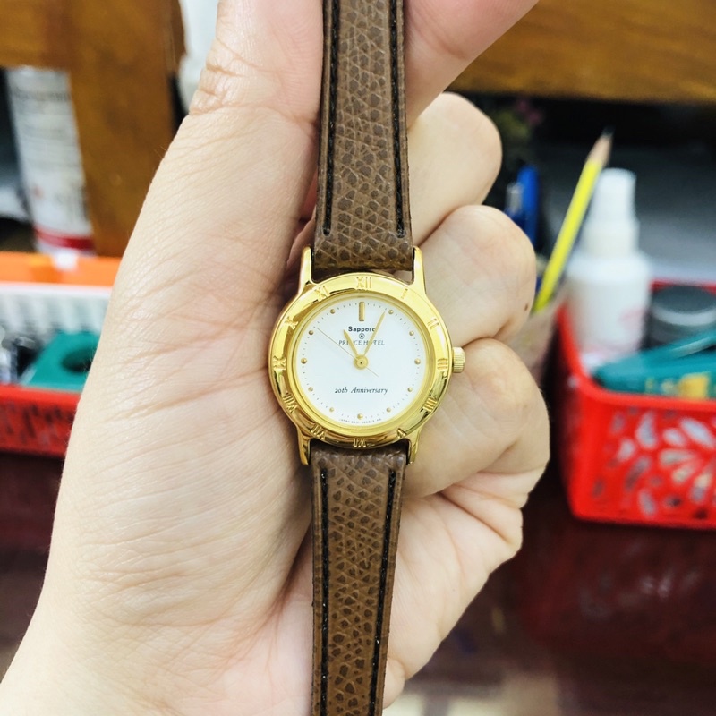 Đồng hồ nữ si nhật hiệu Vega