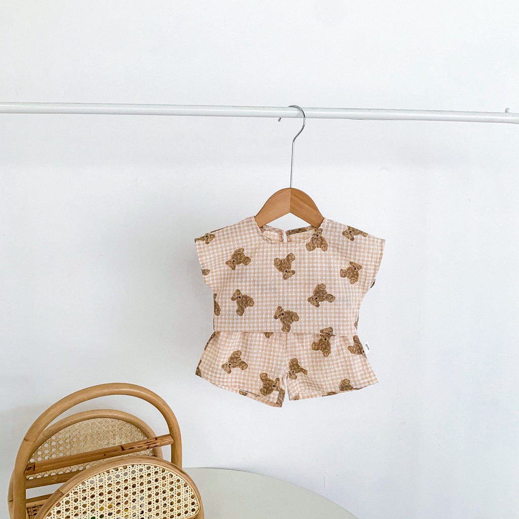 Bộ đồ 2 món với áo thun in họa tiết gấu và quần ngắn thời trang mùa hè dành cho trẻ em