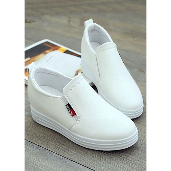Giày slipon độn đế 6cm 2 màu đen trắng