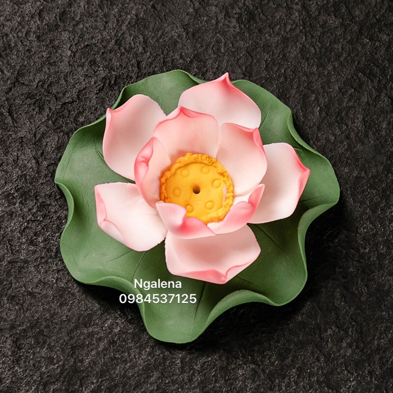Đế hoa sen cắm nhang, hoa sen sứ thả bể nước minh đường tụ thuỷ