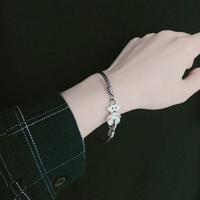 Kiềng tay gấu thép titan phong cách Harajuku cá tính dễ thương cho nữ