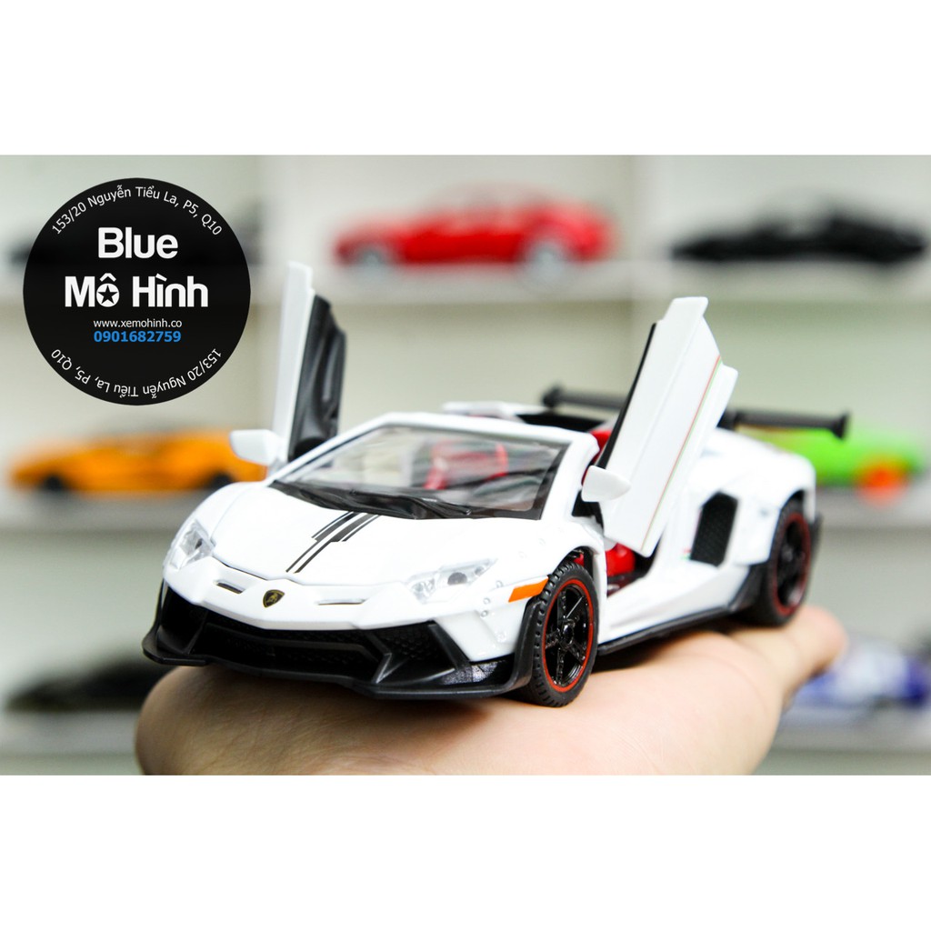 Xe mô hình siêu xe Lambo Aventador SVJ mui trần 1:32 Trắng