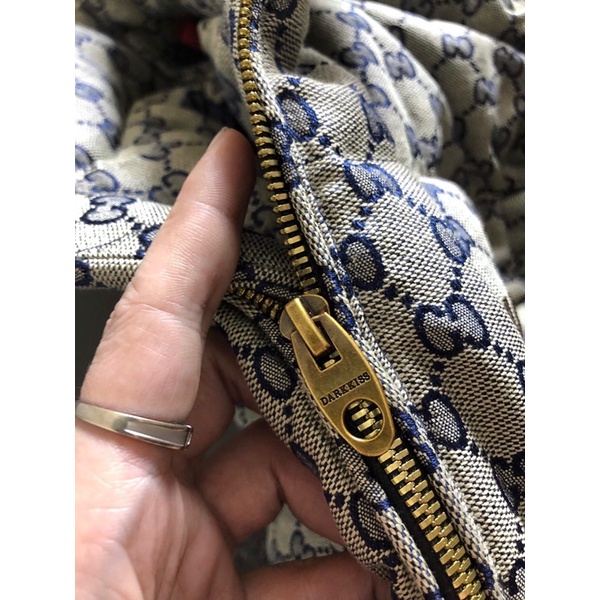Áo khoác phao nam hoạ tiết chữ nhỏ thương hiệu The North Gucci GC cao cấp