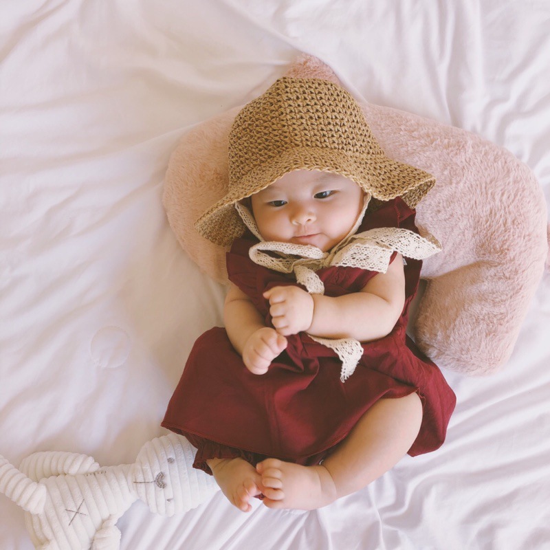 Bộ áo liền quần kiểu dáng xinh xắn dành cho em bé sơ sinh