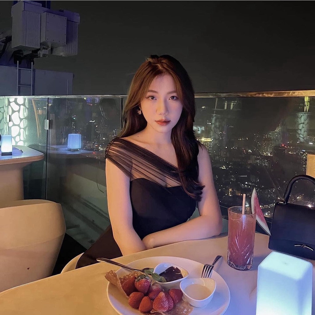 Áo Cụp Ngực Ren Vắt Chéo Điệu Đà Tôn Dáng