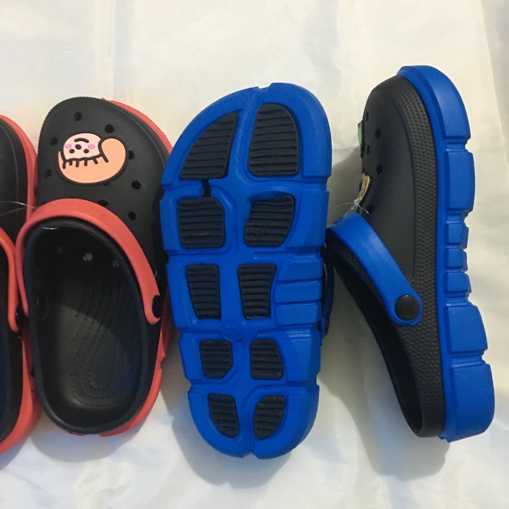 Dép cross nam nữ , sục nữ crocs hình cặp đôi và sticker cực xinh size từ 35 đến 43