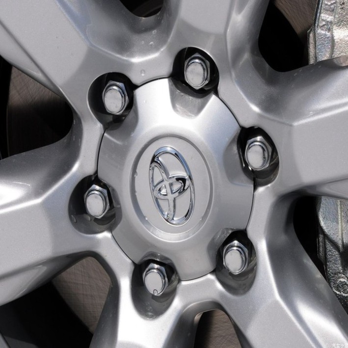 Sản Phẩm Logo chụp mâm, ốp lazang bánh xe ô tô Toyota Land Cruiser Prado (đời xe 2014, 2015, 2016, 2017, 2018, 2019, 202