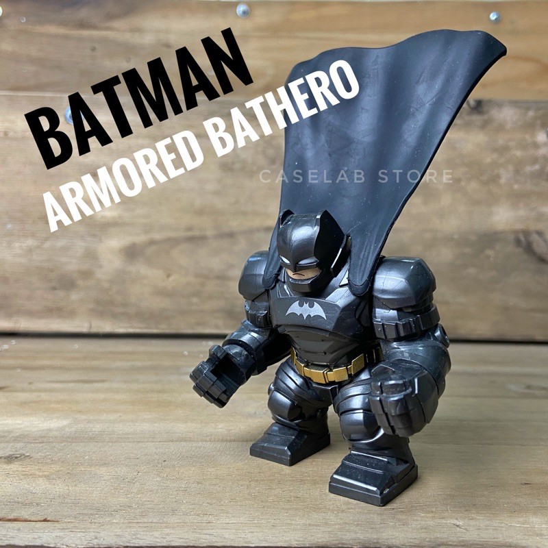 Mô hình Batman Armored Bathero