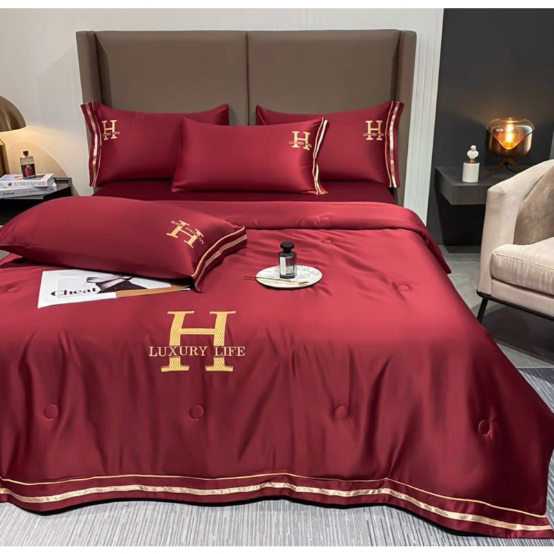 Sét 4 món chăn trần ga và 2 vỏ gối phi lụa thêu chữ H mềm mịn