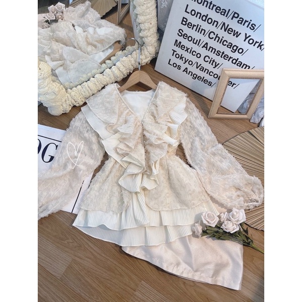 SET ÁO REN BÈO TAY DÀI + CHÂN VÁY TAFTA