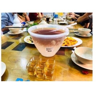 bát đựng ruou ướp lạnh