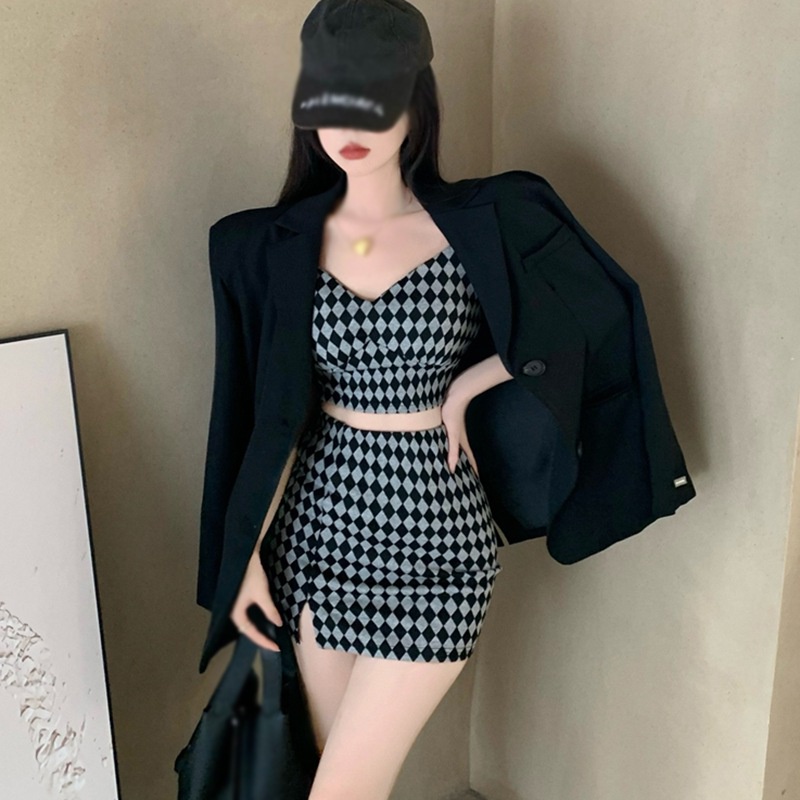 Váy 2 Dây Bộ Áo Croptop Áo Tank Top Nữ Dây Cổ Chữ V + Chân Váy Mini Xẻ Tà Lưng Cao Thời Trang Cho Nữ Váy Body