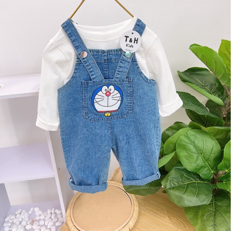 Đồ bộ bé trai, Set Quần bò yếm Doremon túi trước và áo phông dài tay chất thun cotton cho bé từ 7-18 kg, DUCK386