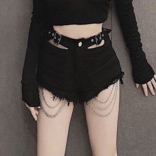Quần kaki short dây xích nhỏ