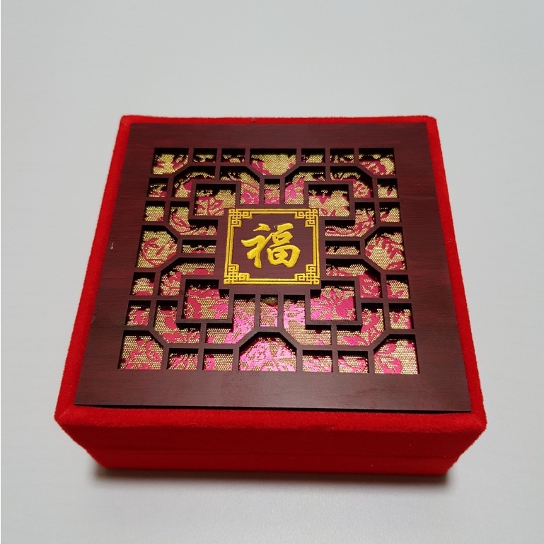 Hộp Gỗ nhung đỏ cao cấp