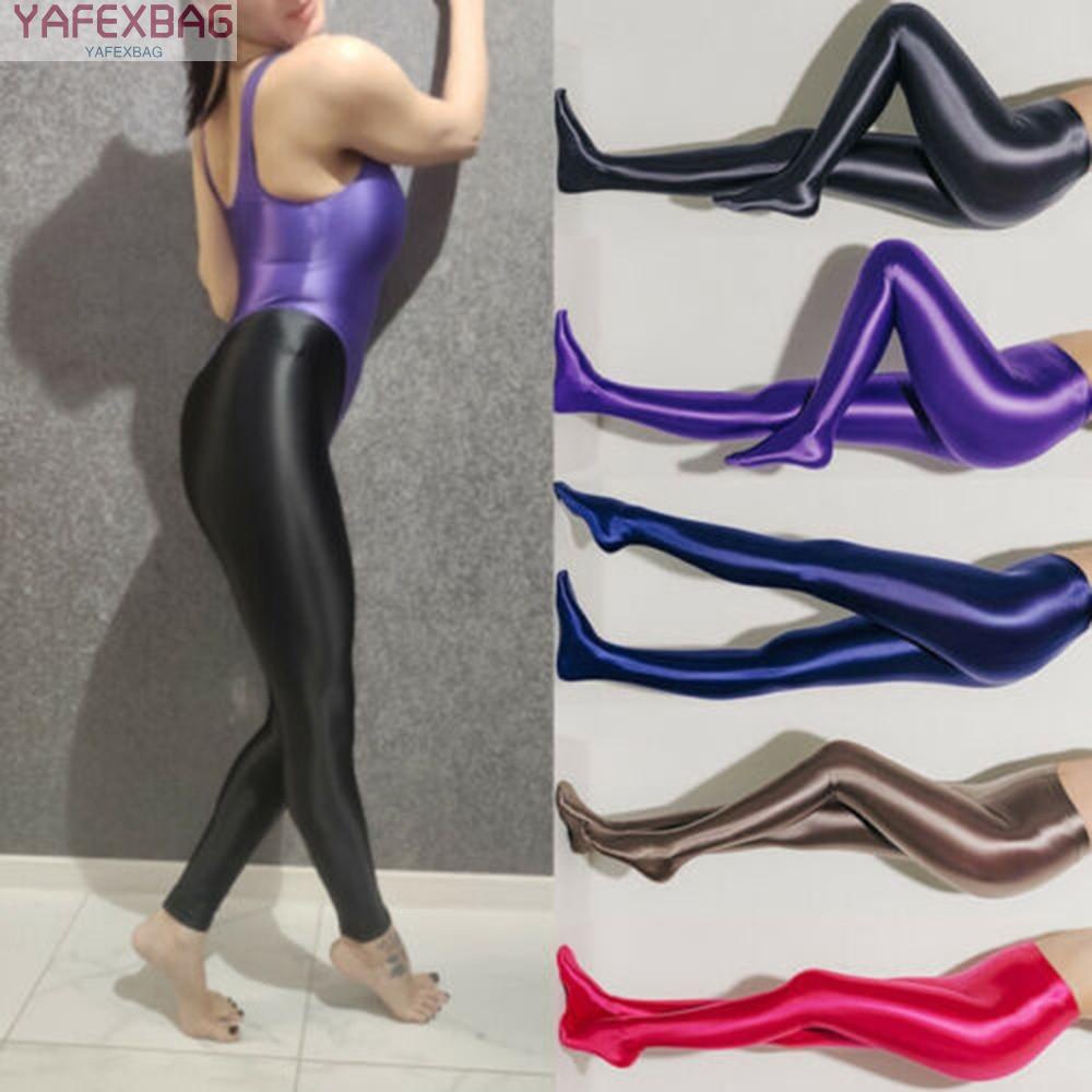 Quần vớ hở đáy dạng bóng dầu quyến rũ dành cho nam