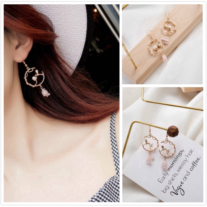 Đôi bông tai dáng dài gắn vòng cung đính ngọc và hình chim cho nữ