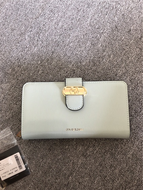 𝐕𝐢́ 𝐋𝐘𝐍 dài - 𝐌𝐚̂̃𝐮 𝐦𝐨̛́𝐢