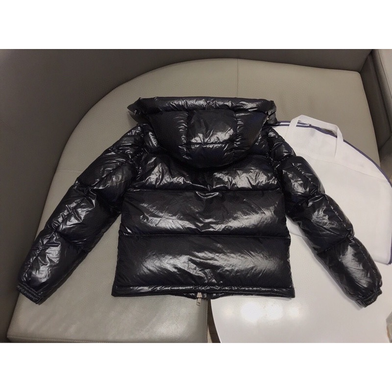 Áo khoác phao mẫu mới trẻ trung thương hiệu Moncler cao cấp