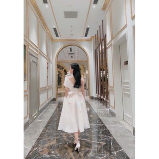 ĐẦM XOÈ LỆCH VAI CỘT EO