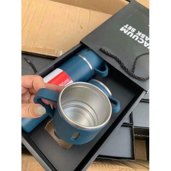 Bình giữ nhiệt inox tặng kèm 2 cốc dung tích 500ml