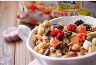 NGŨ CỐC CALBEE Nhật _ 800gr