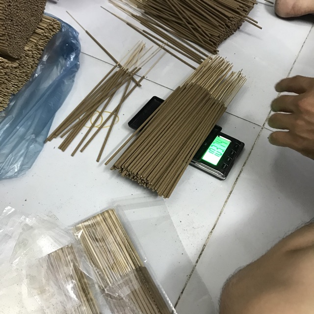 Nhang cây trầm hương 3 tấc (nguyên chất 100%)