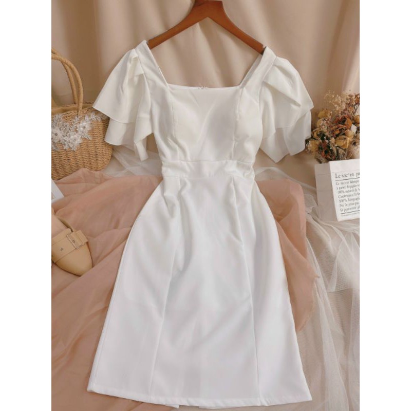 Đầm midi trắng cổ vuông tay bèo.