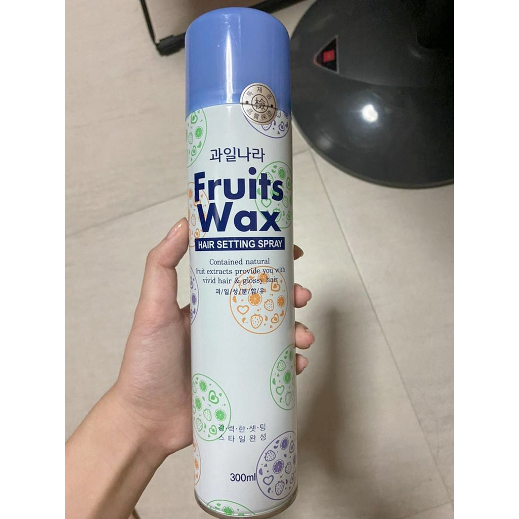 Gôm xịt tạo kiểu tóc mềm, giữ nếp lâu Welcos Fruit Wax Hair Spray Hair Setting Spray 300ml
