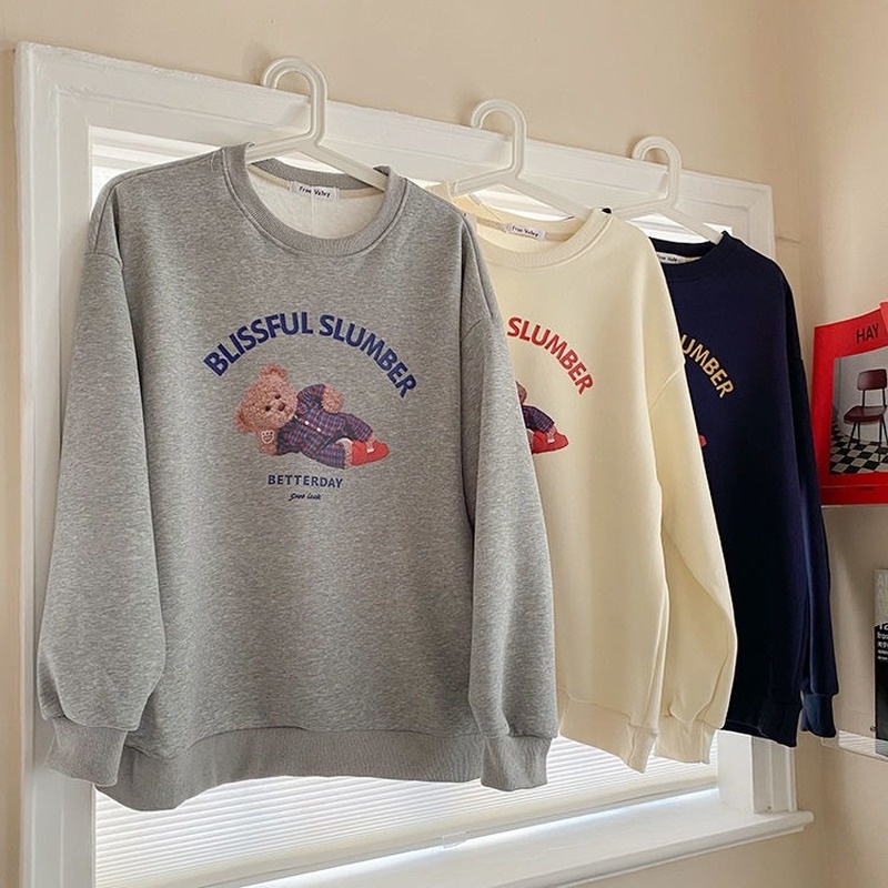 Áo Sweater lót nhung cổ tròn tay dài dáng rộng in hình gấu dễ thương cho nữ