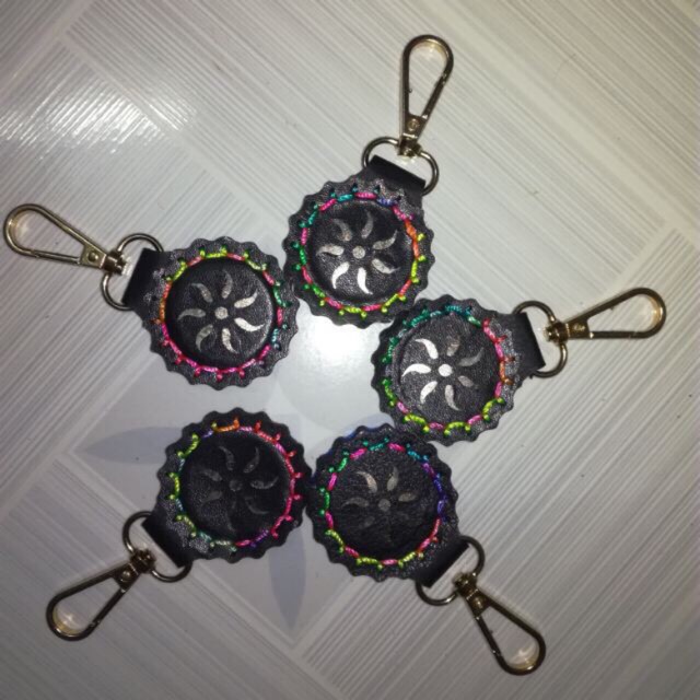 Móc khoá nam châm hít bi