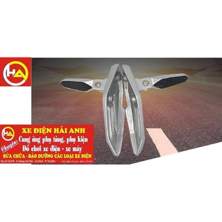 Để chân sau xe điện Xmen giá 1 đôi
