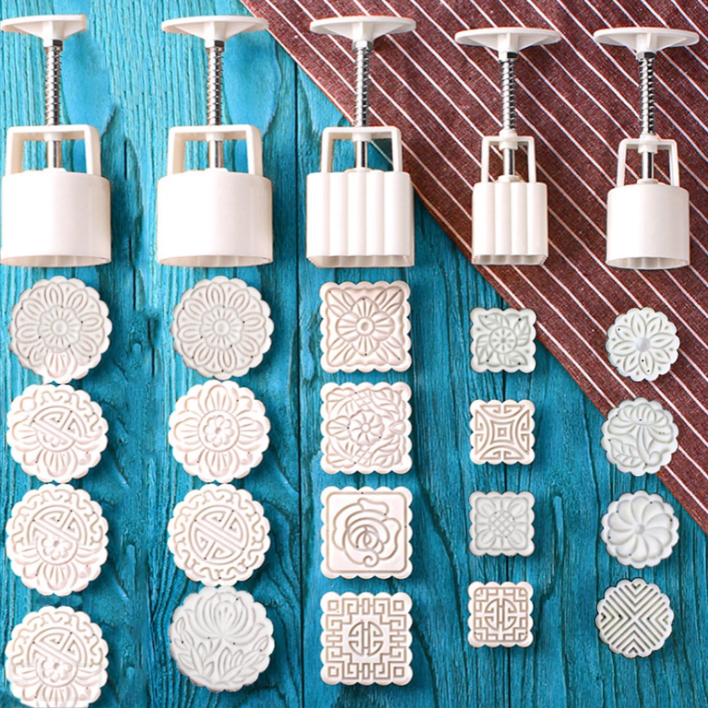 Khuôn nhấn tay có mặt tạo hình dùng để làm bánh trung thu