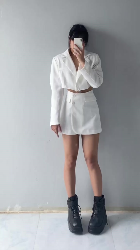 (S2)Set áo cropped blazer + chân váy ngắn chữ A màu trắng form âu chuẩn xịn đứng dáng có độn vai | BigBuy360 - bigbuy360.vn