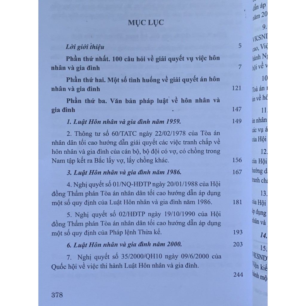 Sách - 100 Câu Hỏi Về Giải Quyết Vụ Việc Hôn Nhân Và Gia Đình Tại Tòa Án