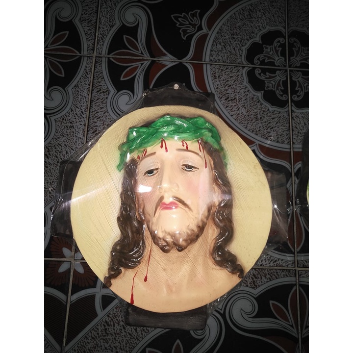 Tượng Đầu Chúa Giê-Su Chịu Nạn