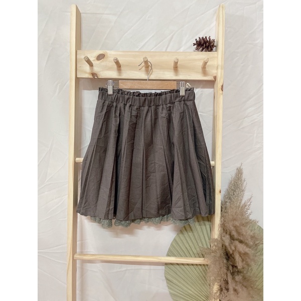 Chân váy 2hand vintage siêu xinh. Mẫu hoa, trẻ trung