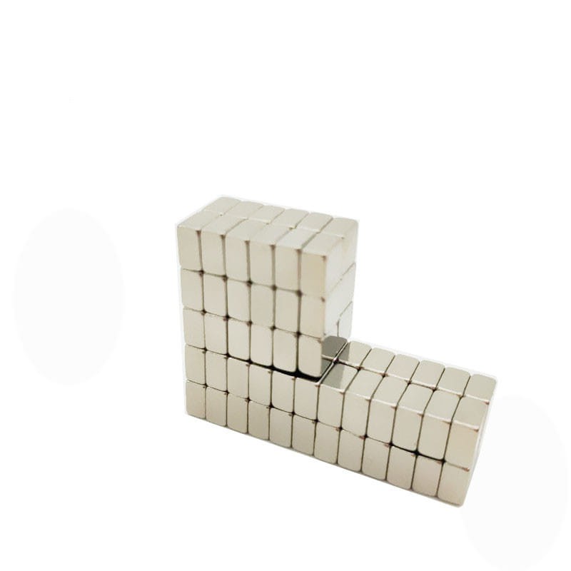 Nam Châm 5x5x3 vuông dùng cho văn phòng