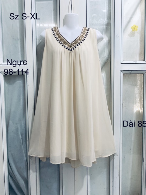Đầm bầu. Đầm suông xoè không tay