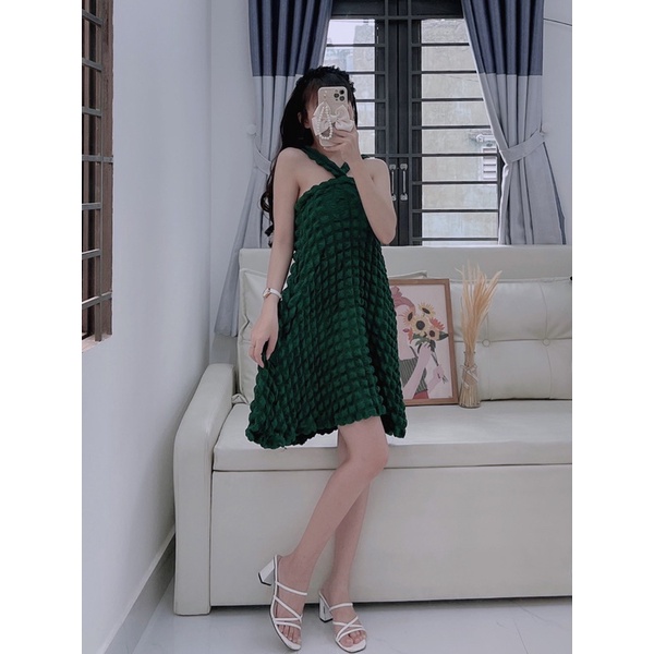Đầm Xốp Cổ Yếm