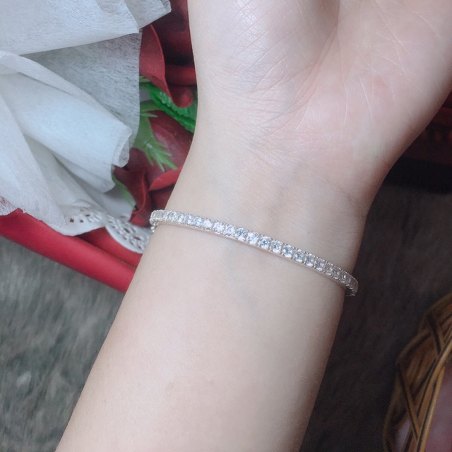 Còng bạc cho nữ