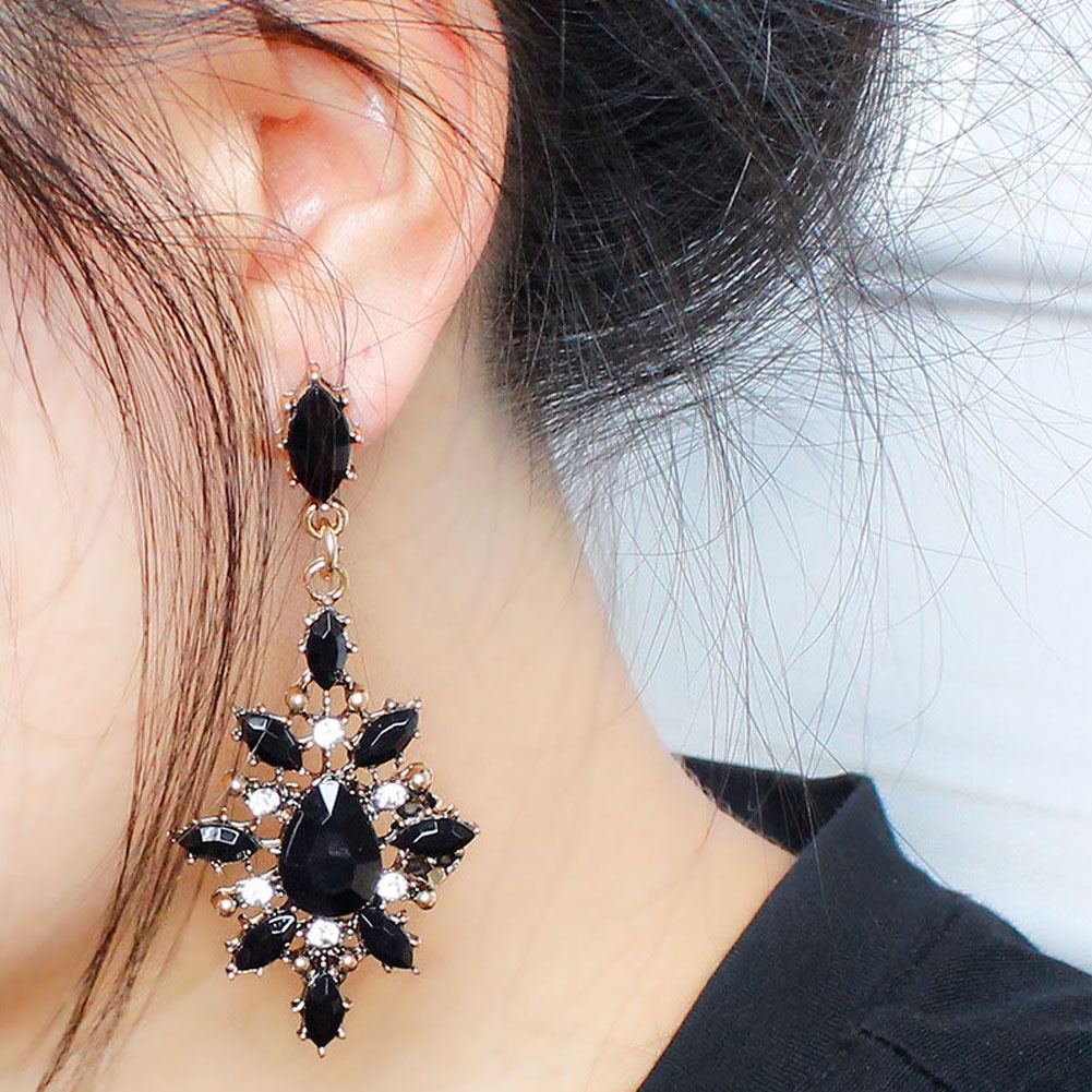 Khuyên tai thả dài mặt hình giọt nước lộng lẫy